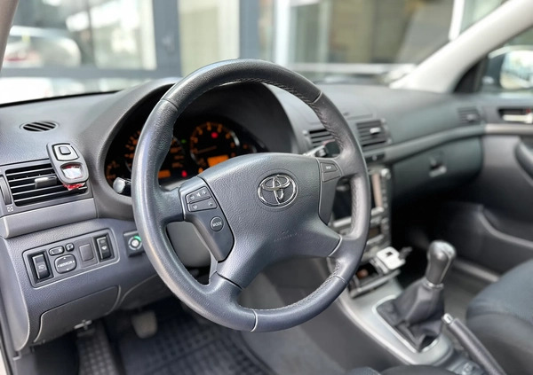Toyota Avensis cena 23000 przebieg: 245000, rok produkcji 2008 z Gdańsk małe 781